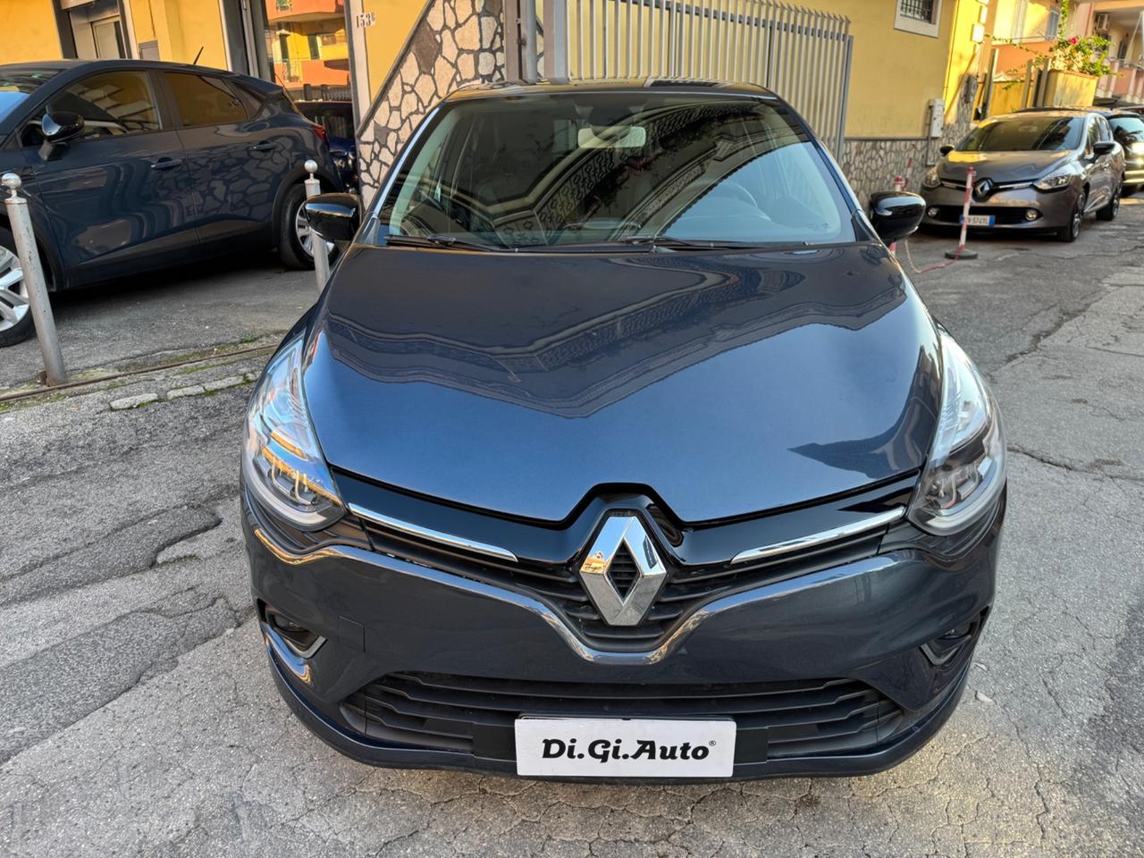 Renault Clio TCe 12V90 CV 5 porte Moschino