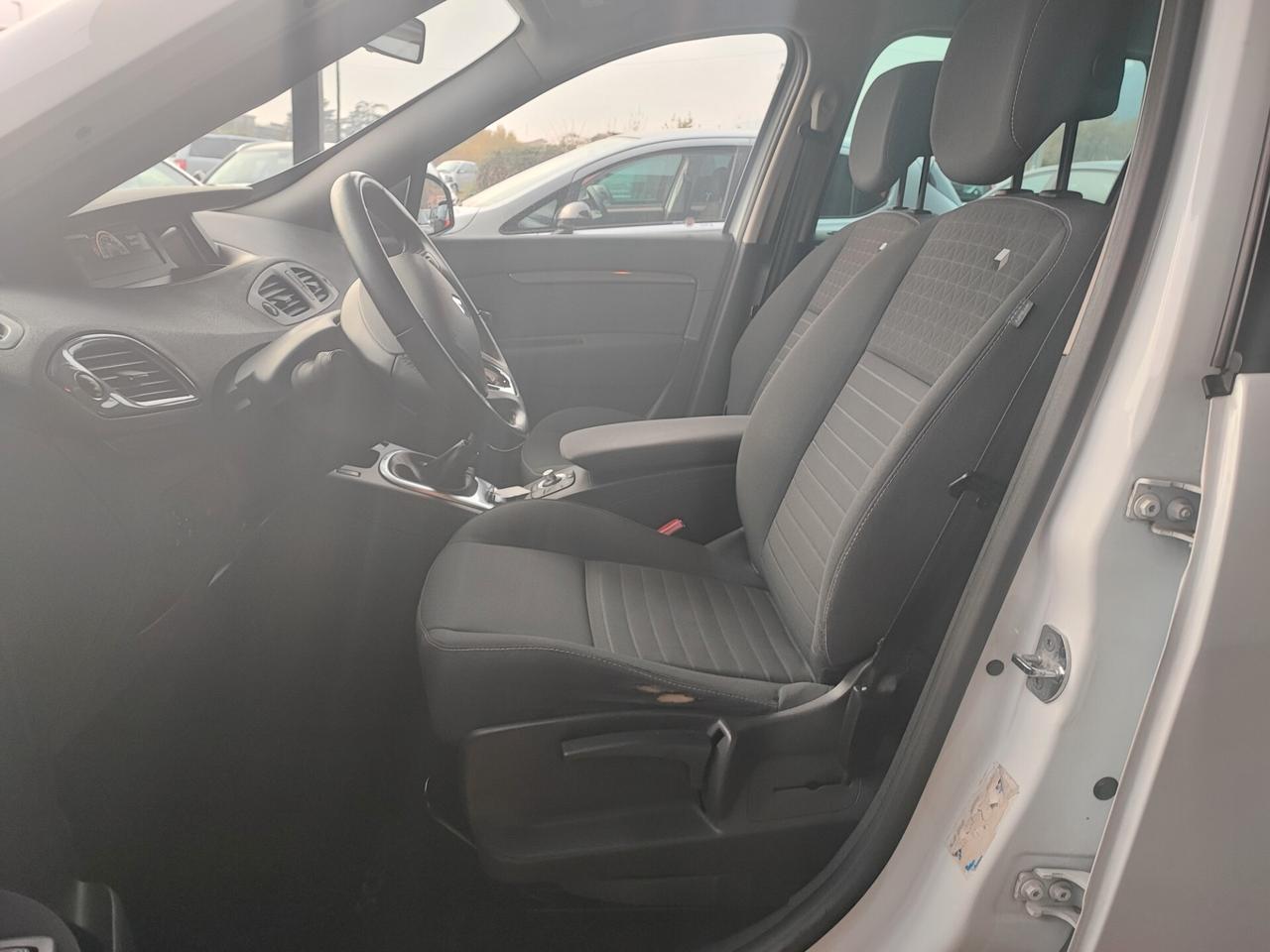 Renault Scenic Scénic XMod dCi 110 CV EDC Bose