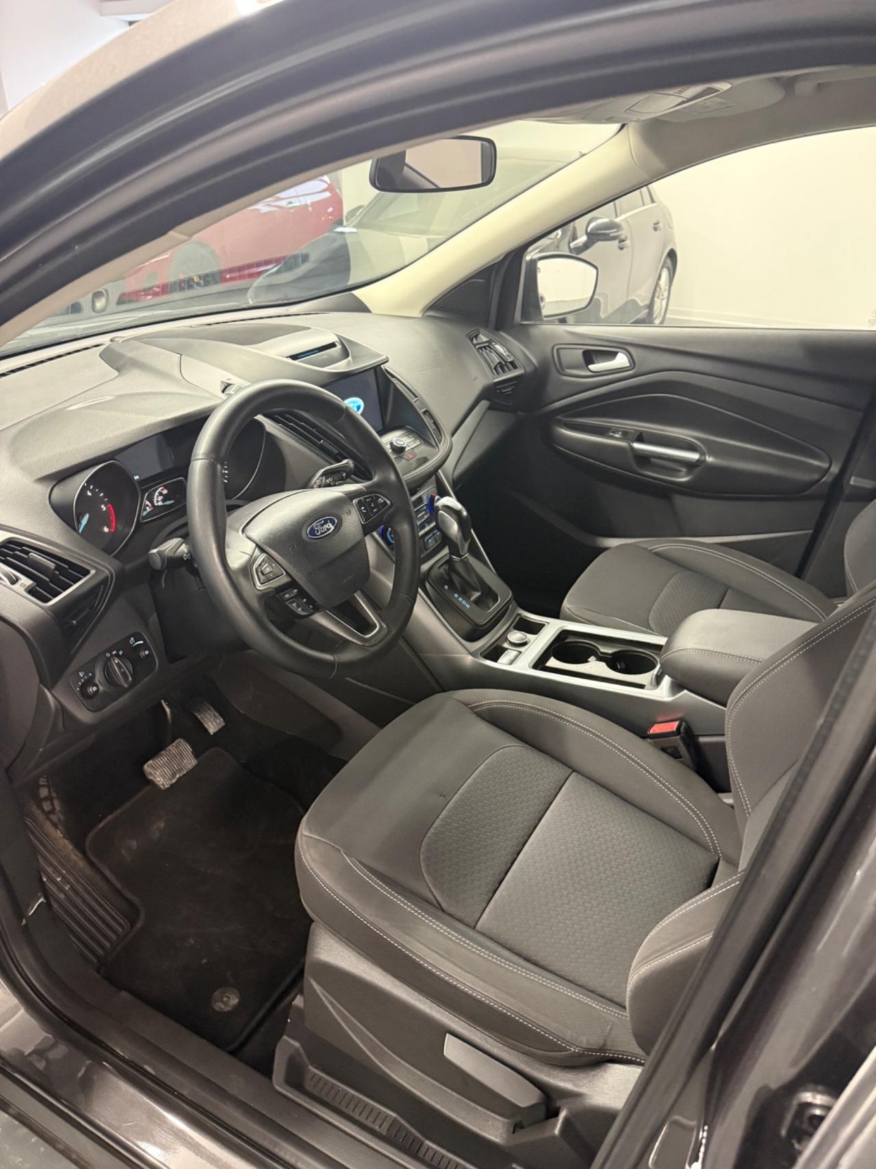 Ford Kuga 1.5 TDCI 120 CV S&S 2WD Powershift Titanium