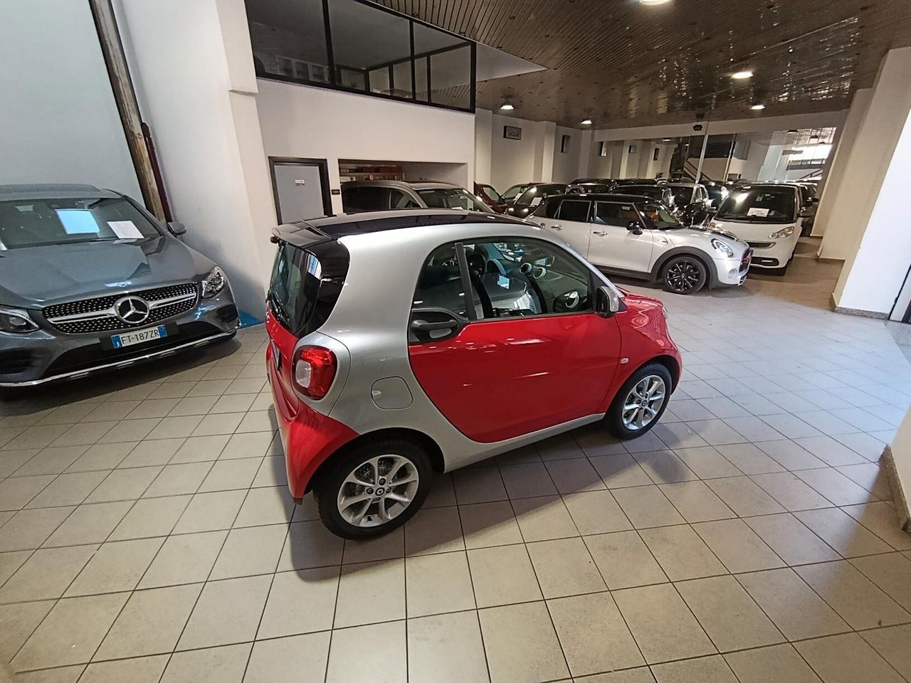 Smart ForTwo 70 1.0 twinamic 2019 km 27.572 certificati