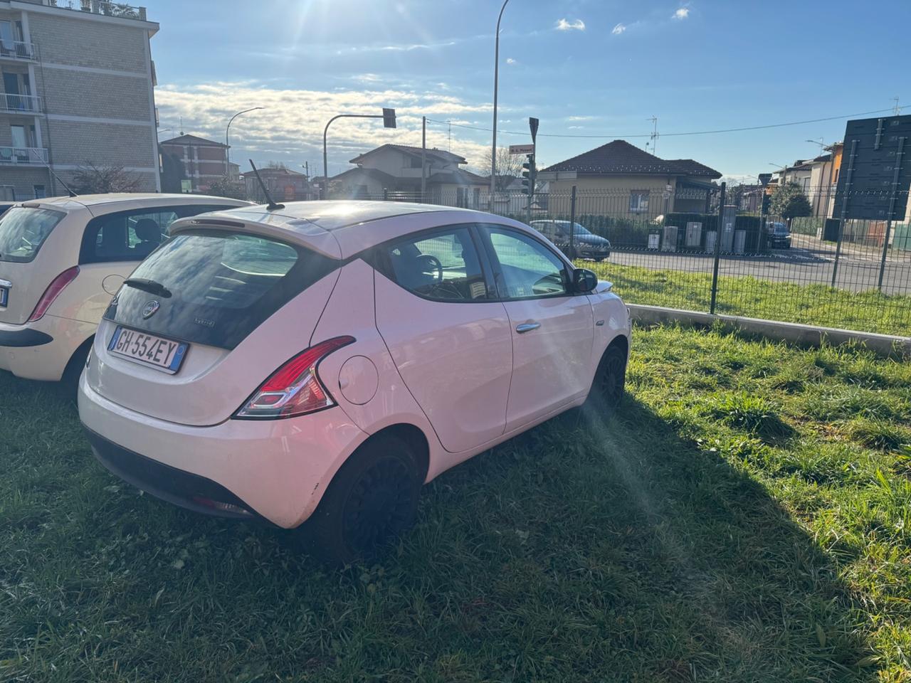 Lancia Ypsilon 1.0 FireFly 5 porte S&S Hybrid Ecochic Silver