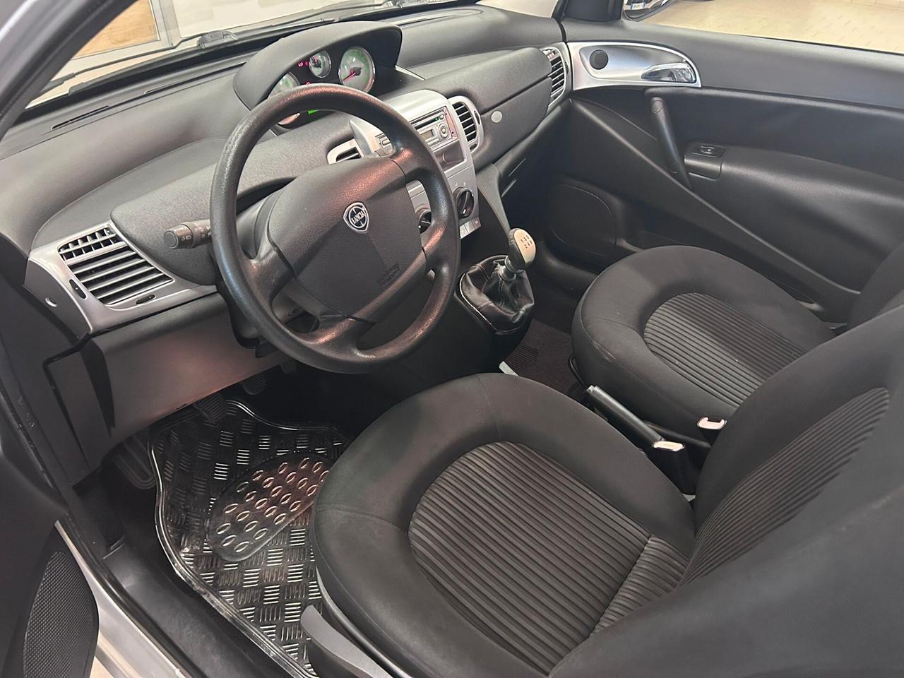 Lancia Ypsilon 1.2 Argento