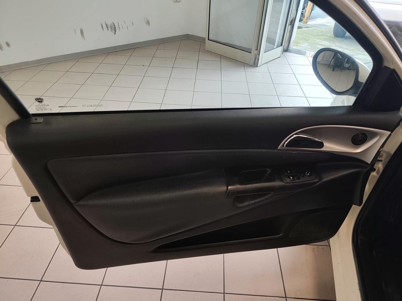 Lancia Ypsilon 1.4 Platino Ecochic GPL