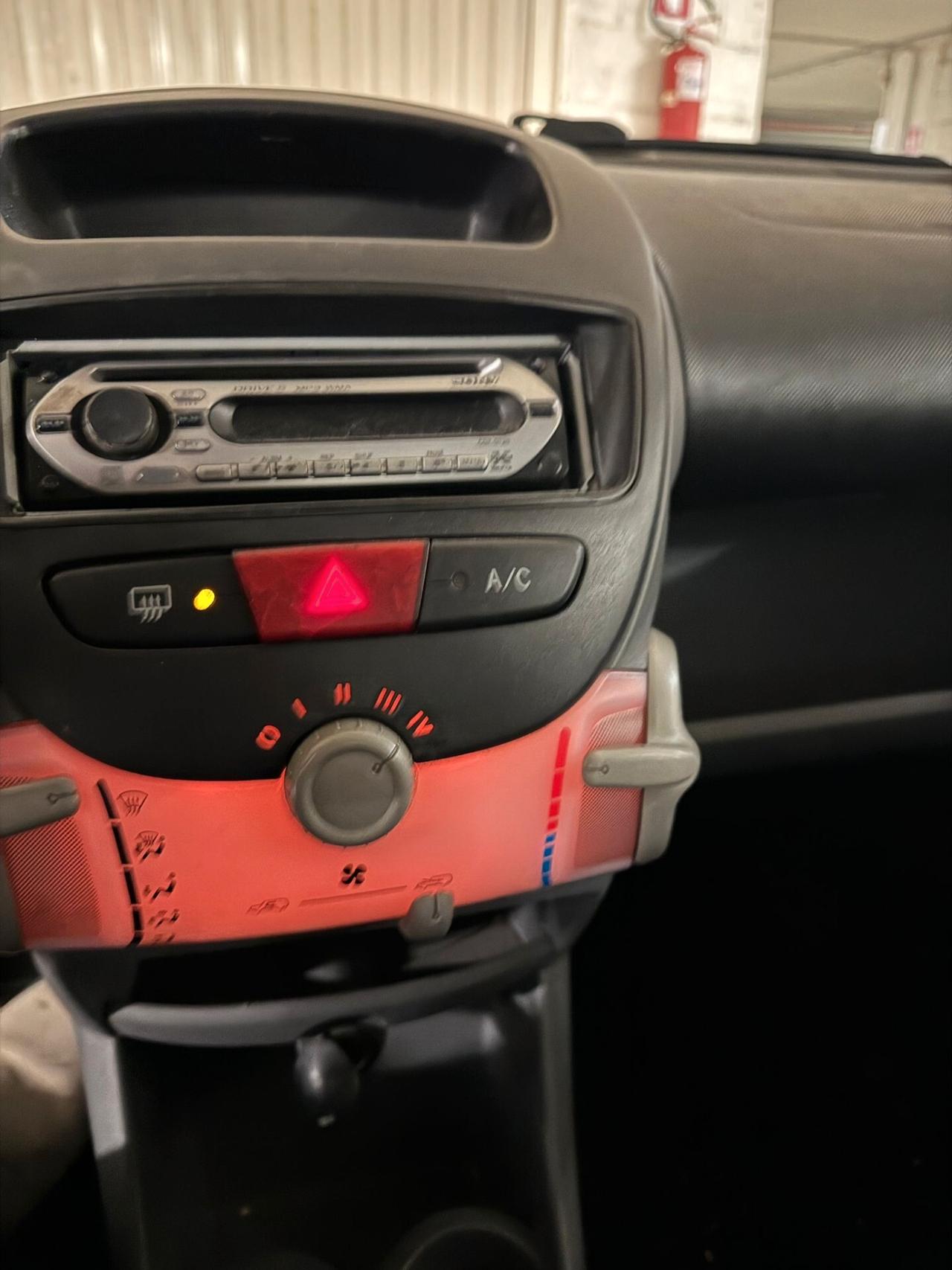 Toyota Aygo 1.0 12V VVT-i 5 porte Sol