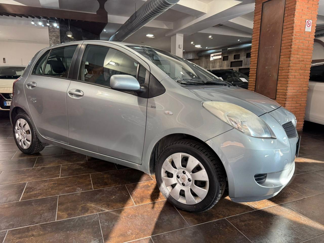 Toyota Yaris 1.0 5 porte Sol