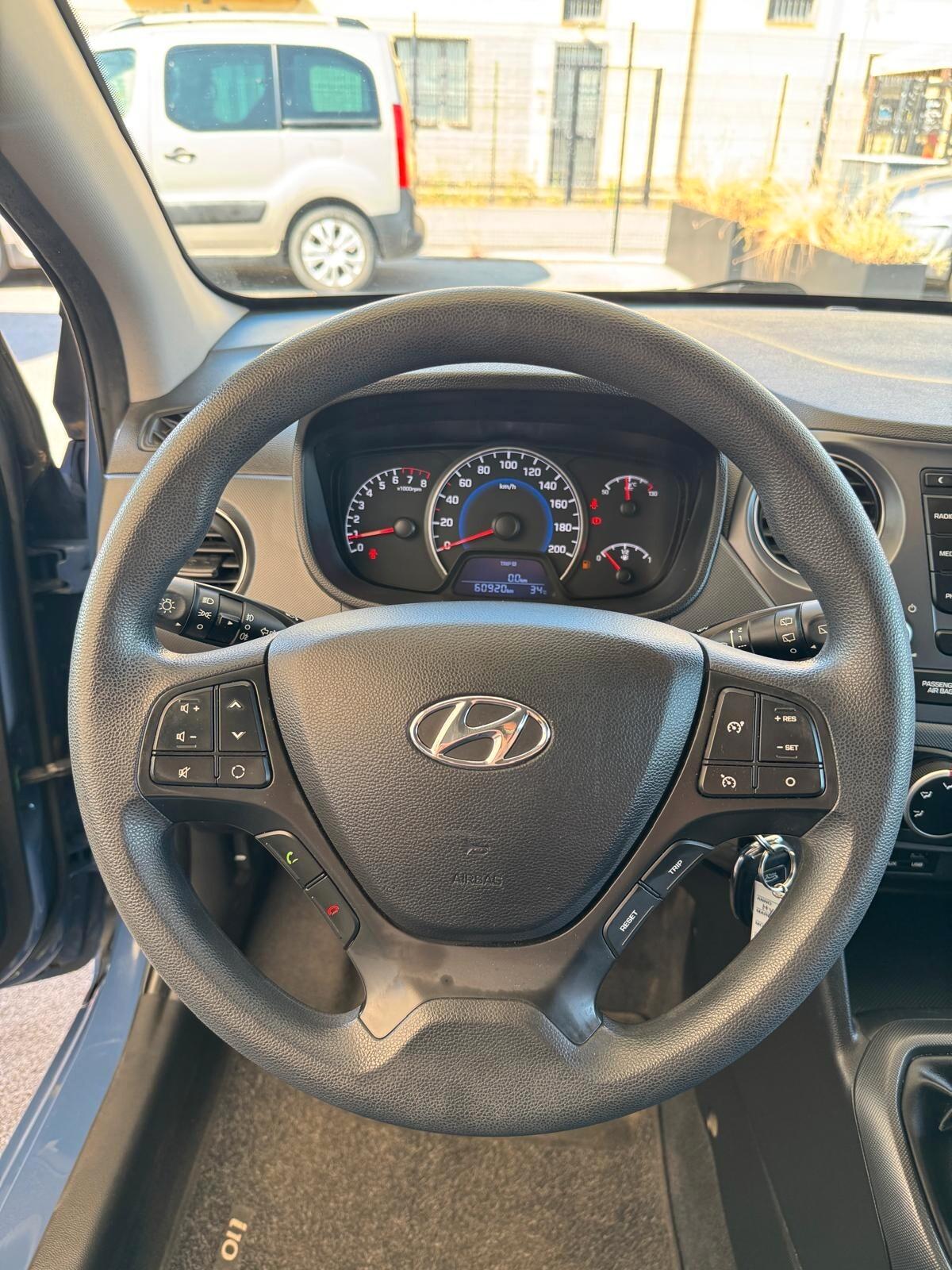 Hyundai i10 1.0 - 2017 - SOLO 60000KM