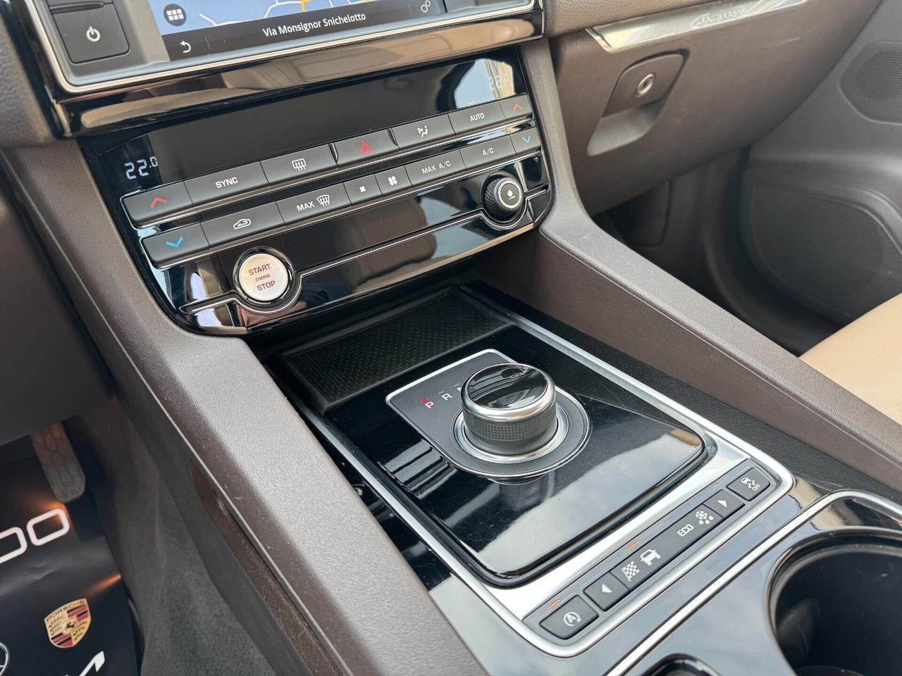 Jaguar F-Pace 2.0 Prestige AWD 180cv