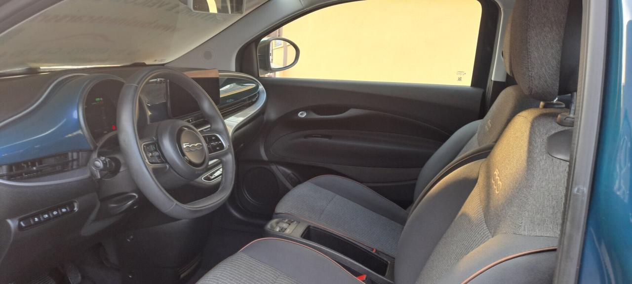 Fiat 500e BUSINESS OPENING EDITION - 100% ELETTRICA -43 KW- KM. 15000 AUTO PER NEOPATENTATI