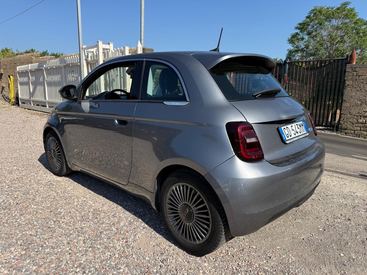 Fiat 500e Berlina 42 kWh La Prima