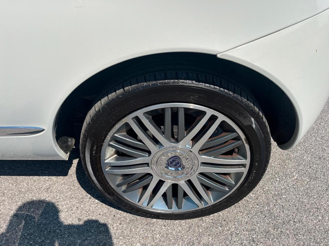 Lancia Ypsilon 1.3 MJT 75 CV Platinum