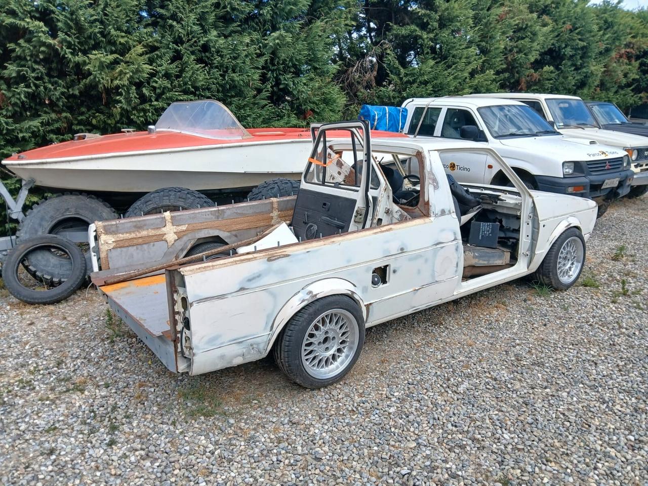 Volkswagen Caddy da restaurare