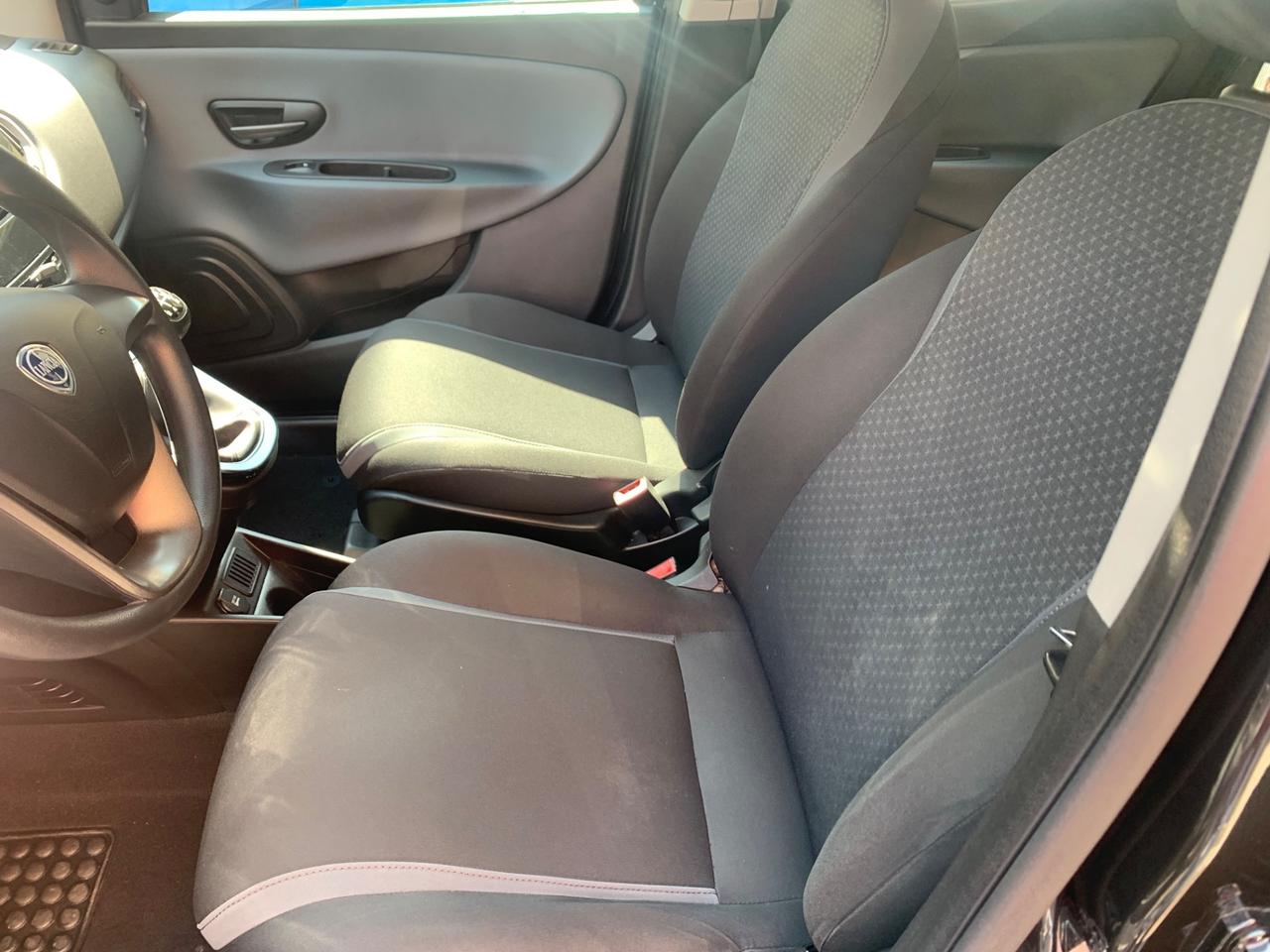 Lancia Ypsilon 1.2 69 CV 5 porte Gold 05/2016 km 46000