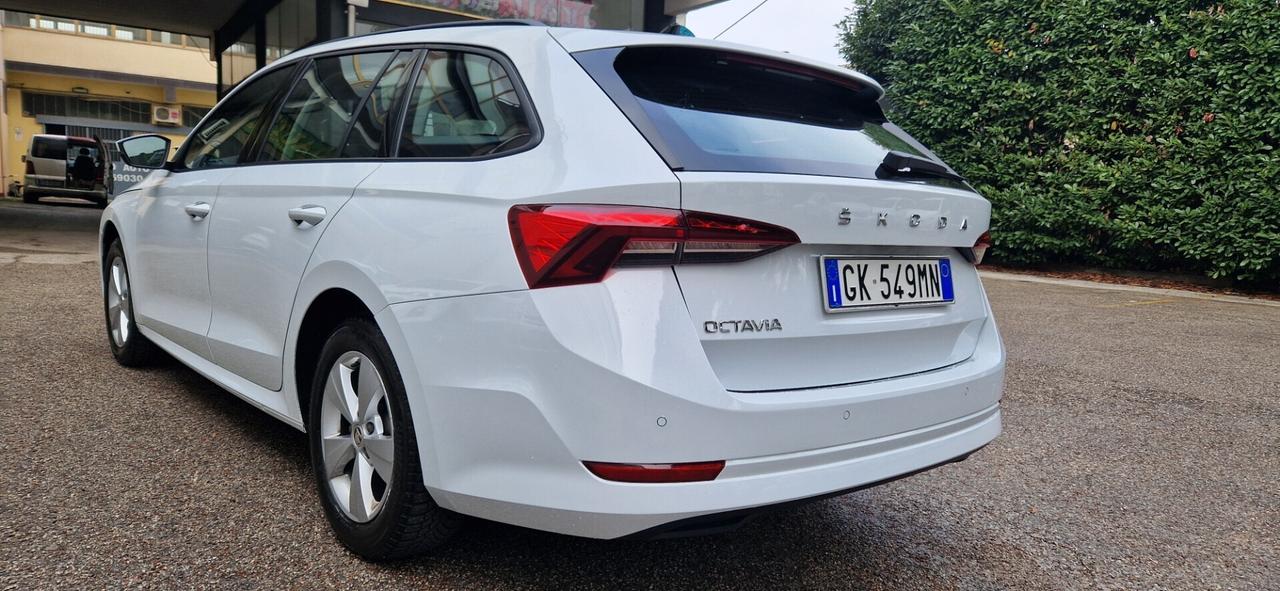 Skoda Octavia 2.0 TDI EVO SCR DSG Wagon Sportline