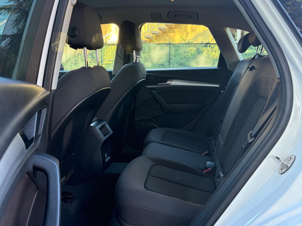 Audi Q5 2.0 TDI 150 CV Design euro 6B