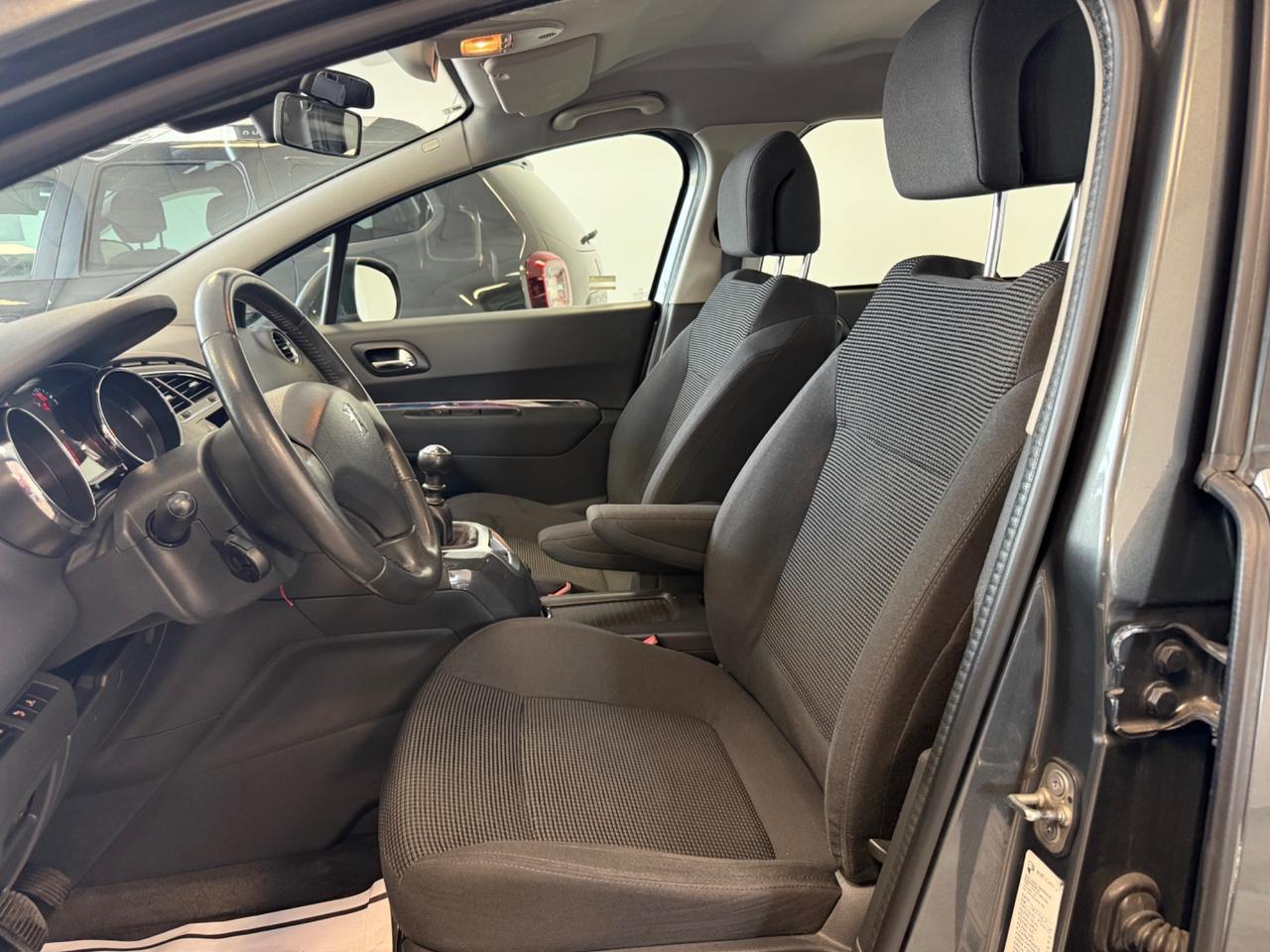 Peugeot 5008 1.6 HDi 112CV Active