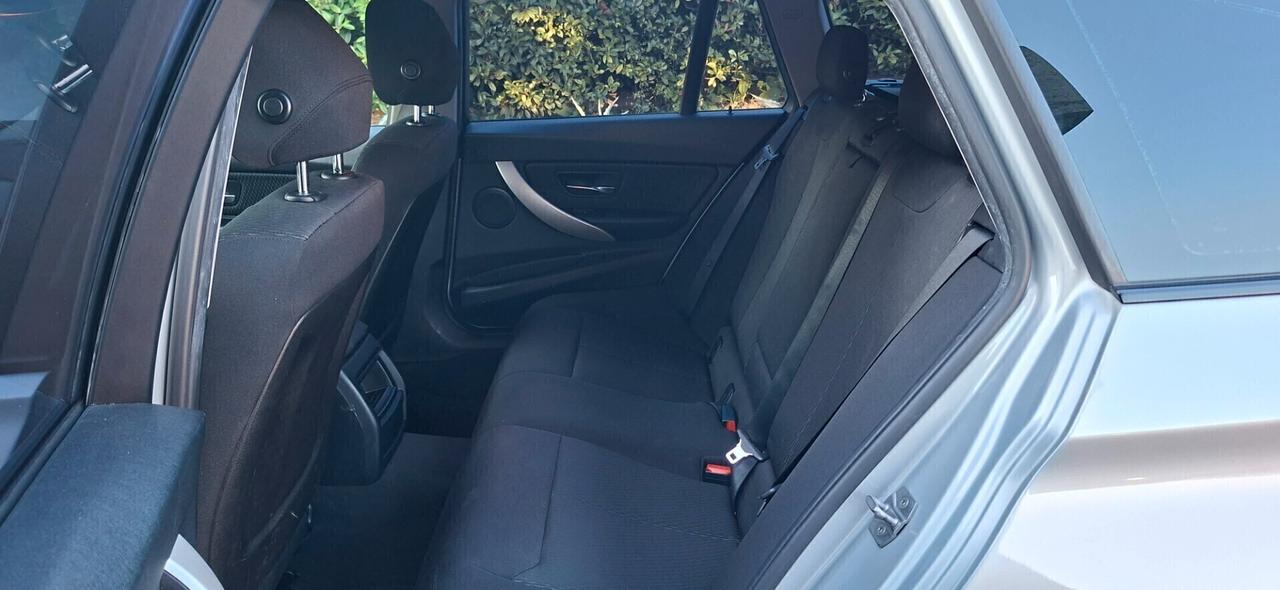 BMW 318D TOURING LUXURU CON CAMBIO AUTOMATICO