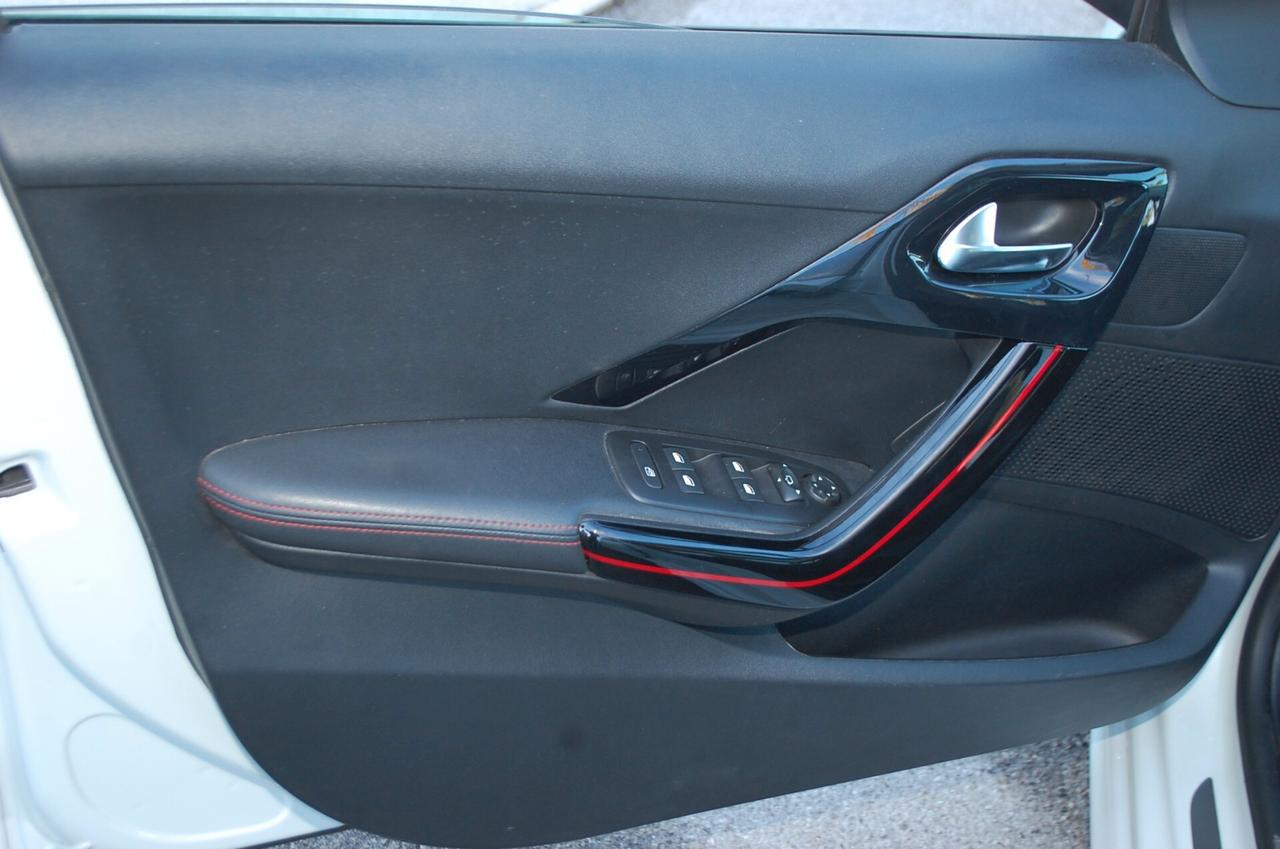 Peugeot 208 1.2 puretech 110CV EAT6 GT Line Uff Italy Navi USB