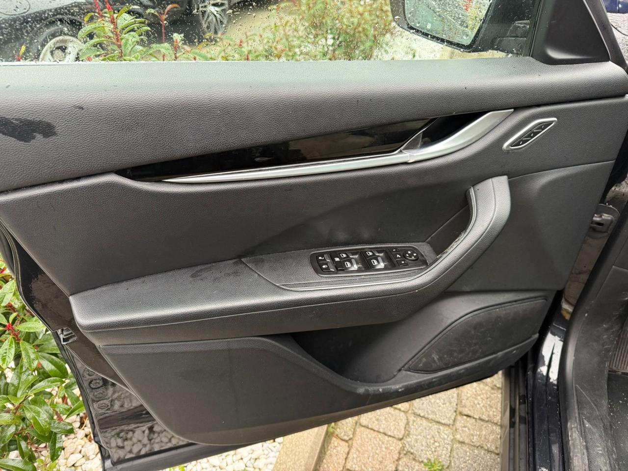 Levante V6 Diesel AWD