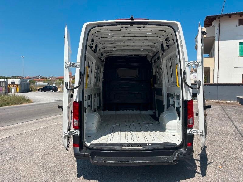 VOLKSWAGEN Crafter 2ªs. Crafter 30 2.0 TDI 140...