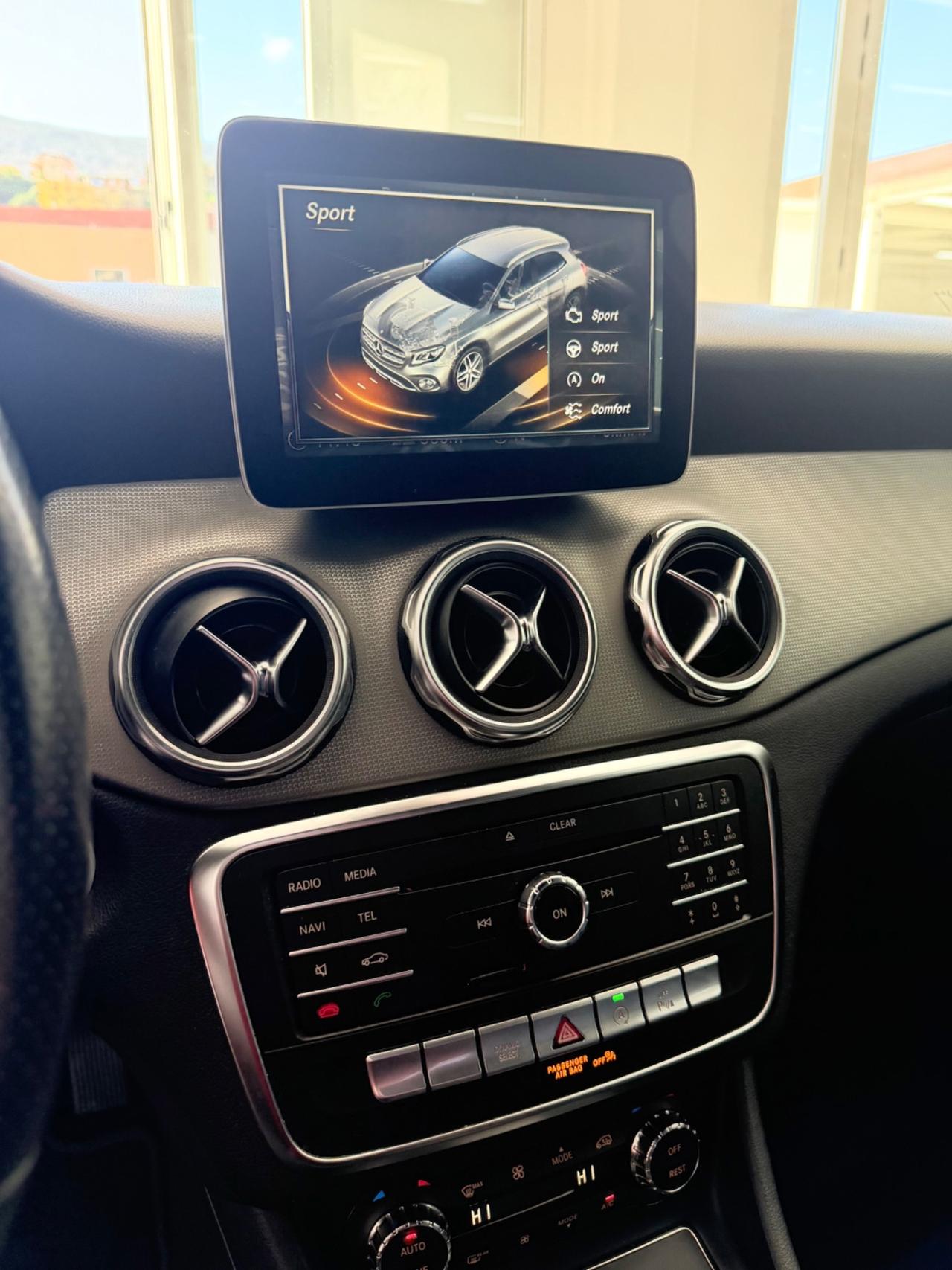 Mercedes-benz GLA 200 d Premium FINANZIABILE