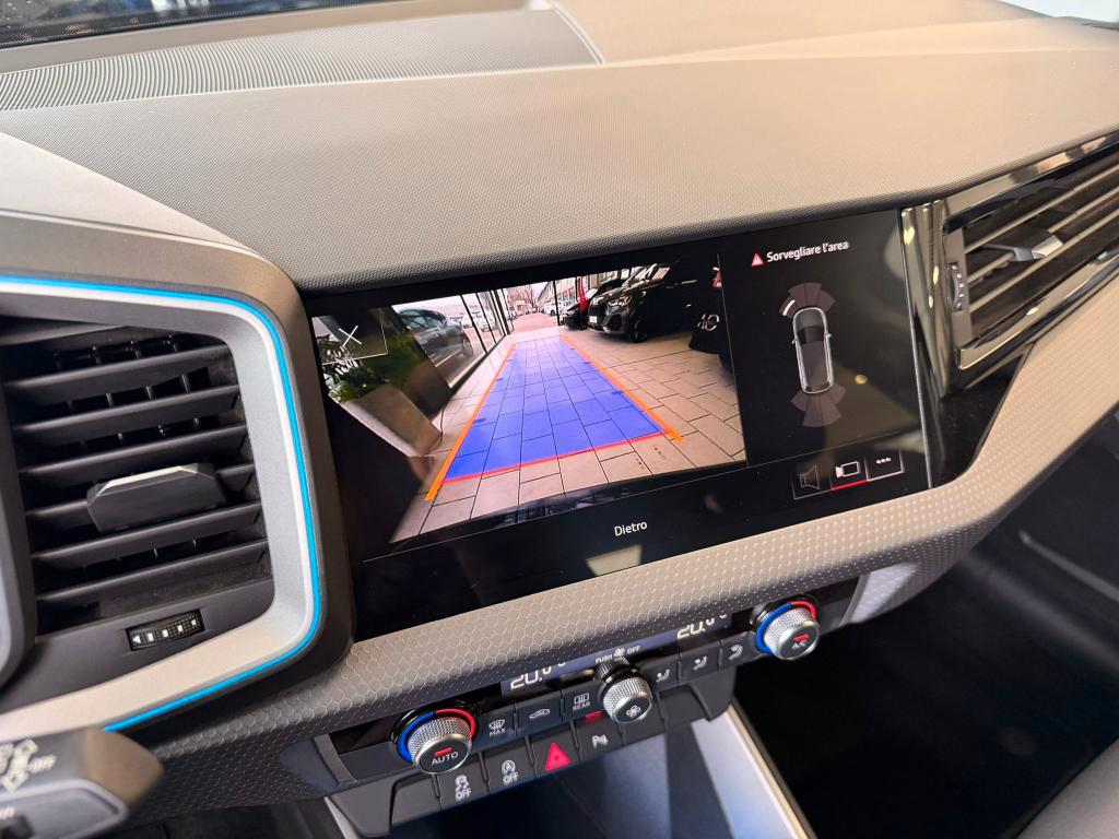 Audi A1 Sportback 30 1.0 tfsi Identity Black 116cv s-tronic