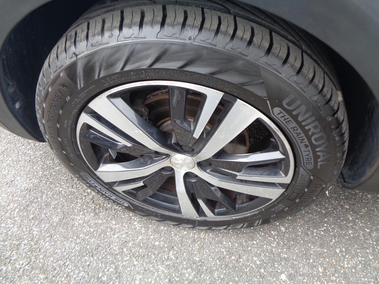 Peugeot 3008 BlueHDi 130 S&S EAT8 Business