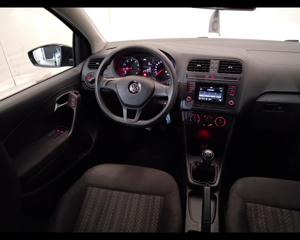 VOLKSWAGEN Polo V 2014 - Polo 5p 1.0 mpi Trendline 60cv