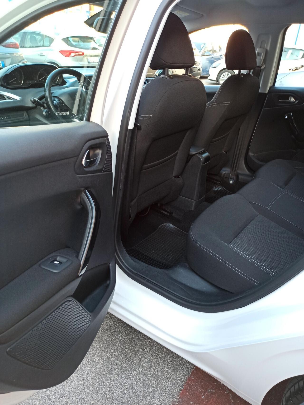 Peugeot 208 1.6 BlueHDi 75 cv 5 porte Allure