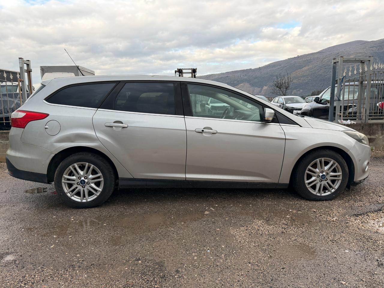 FORD FOCUS ANNO 2014 1.6 DIESEL 116 CV *AIRB OK