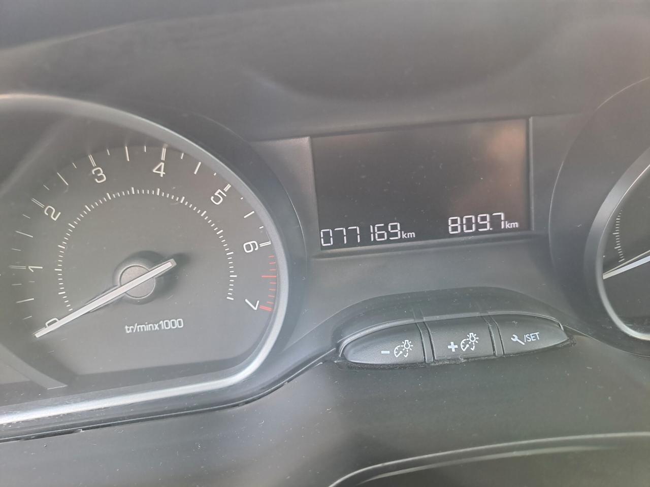 Peugeot 208 PureTech 82 5 porte Active(trattabile
