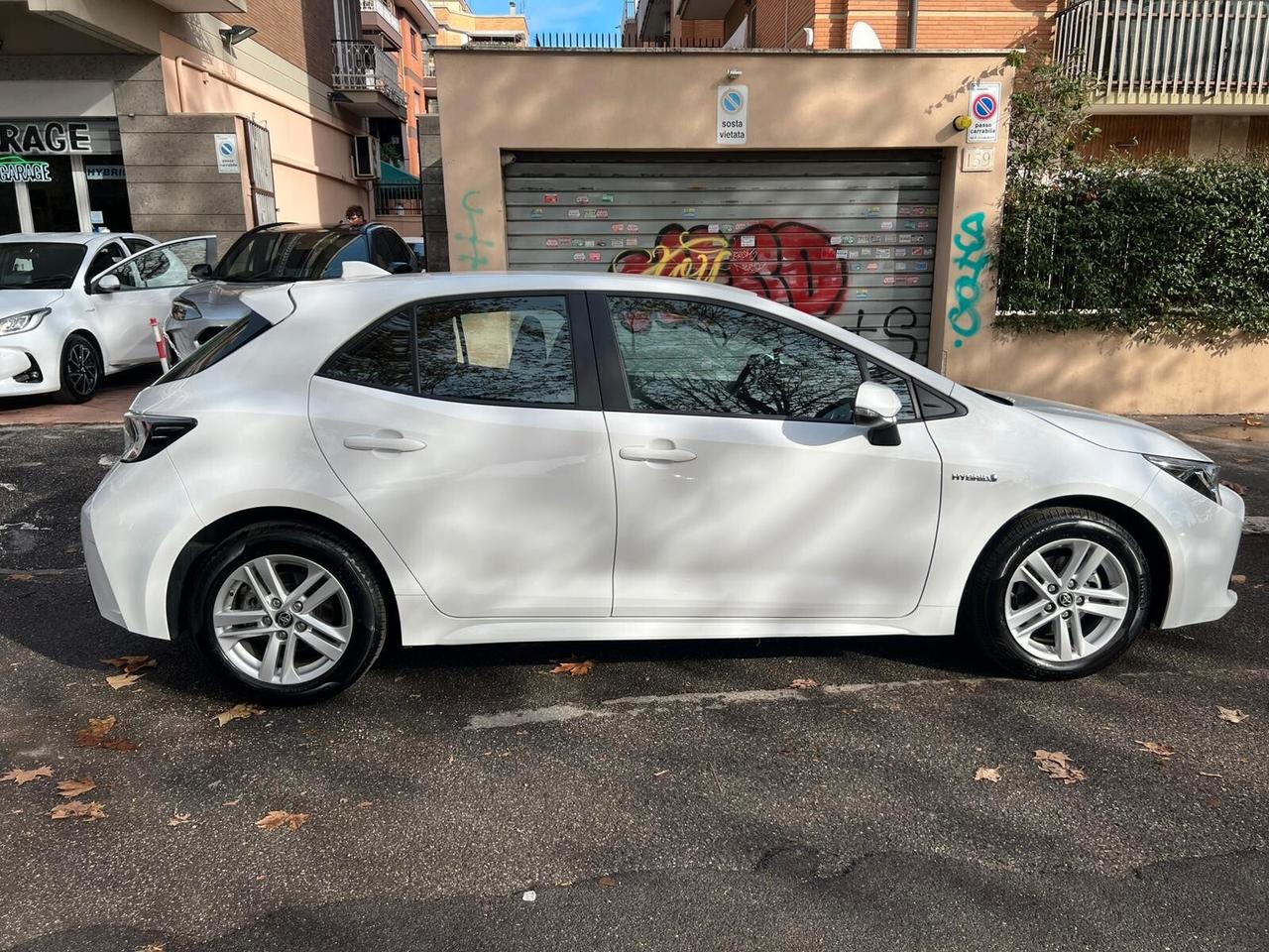 Toyota Corolla 1.8 Hybrid BIANCA