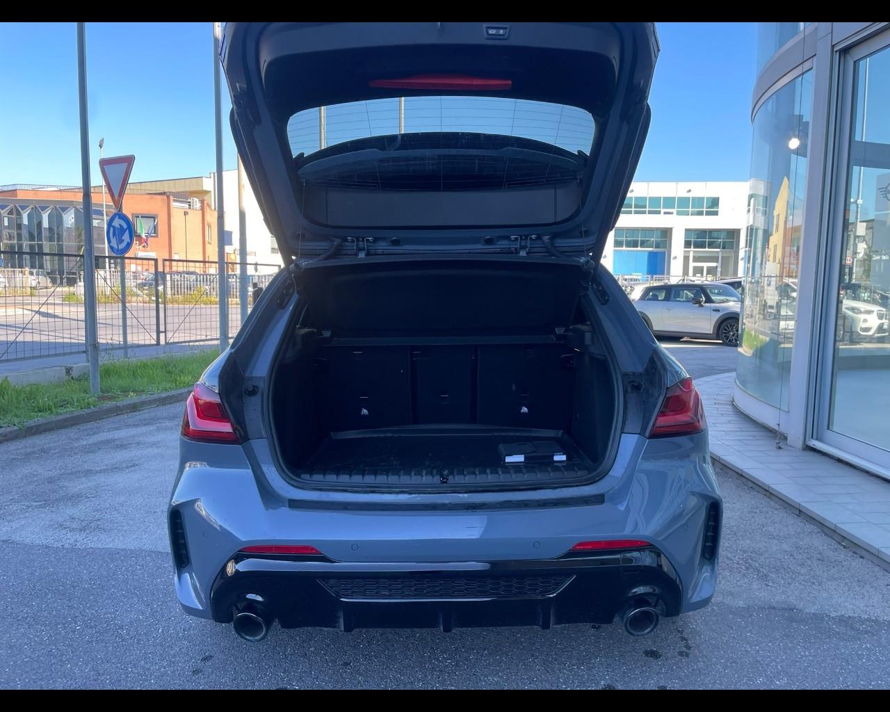 BMW Serie 1 (F40) - M 135i xDrive