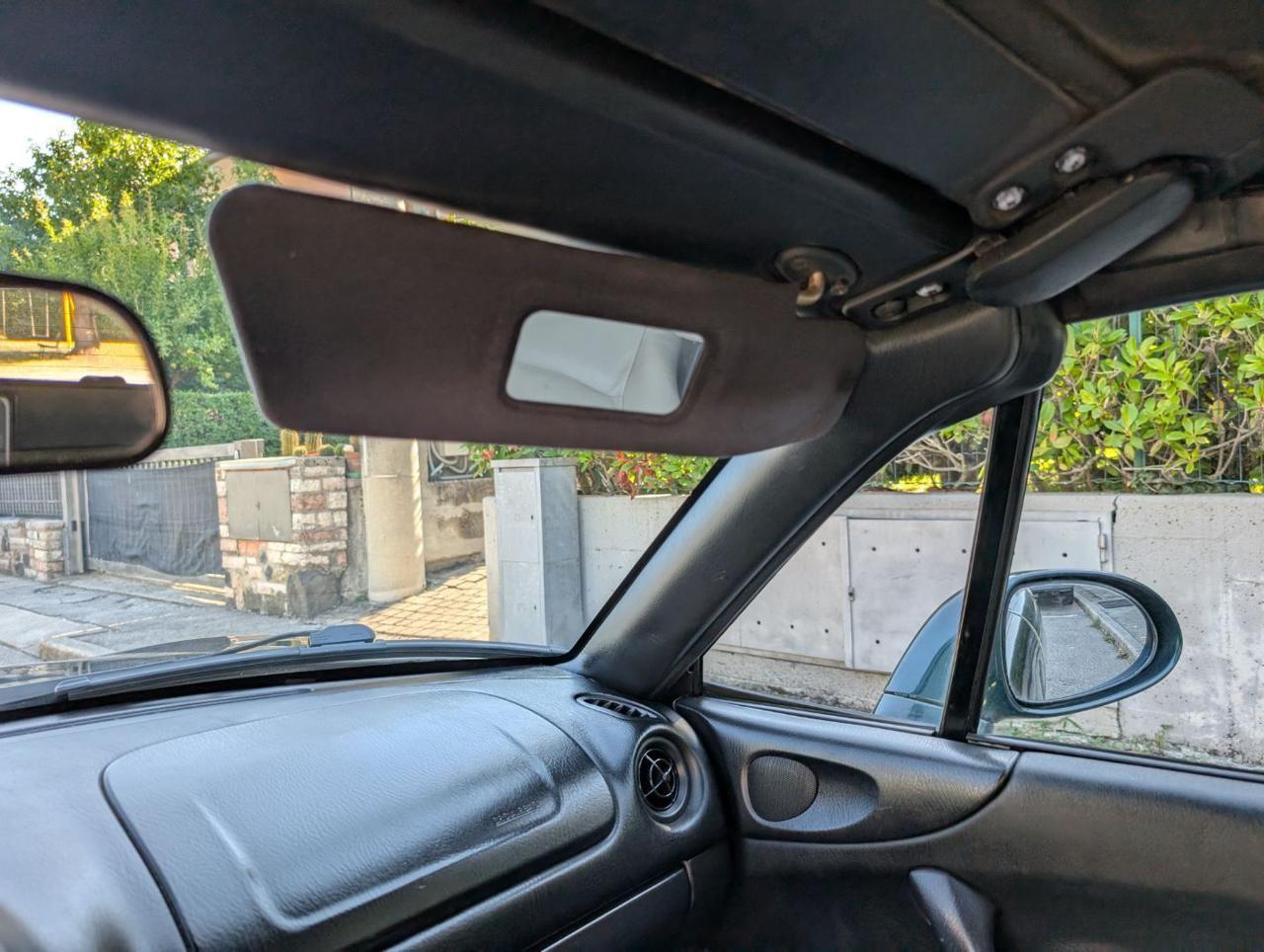 Mazda MX-5 1.6i 16V cat