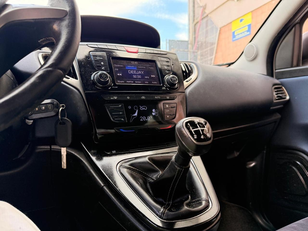 Lancia Ypsilon 1.3 MJT 16V 95 CV 5 porte CON 160MILA KM IN PERFETTE CONDIZIONI