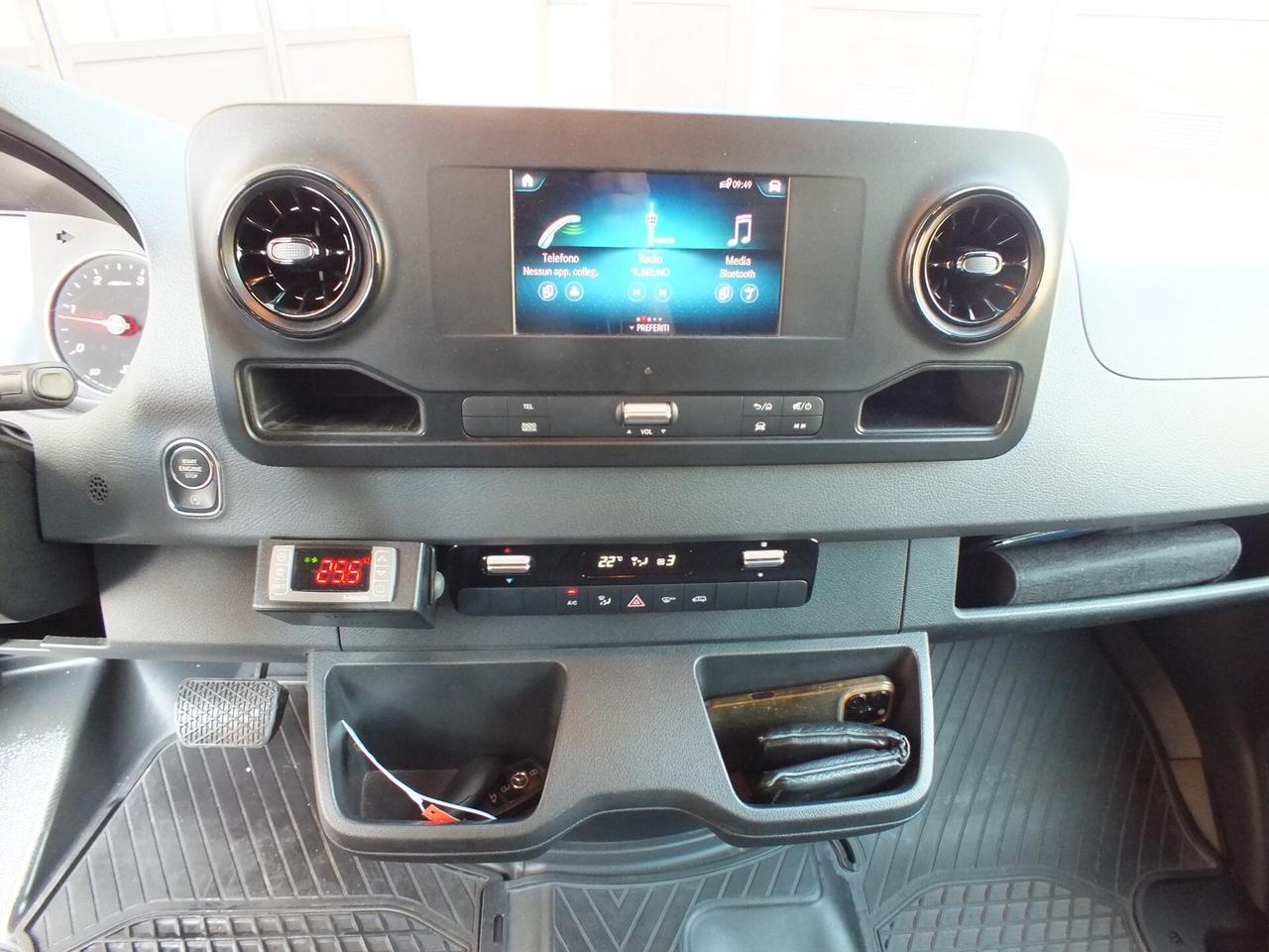 M.B SPRINTER AUTOMATICO COIBENTATO FRIGO 0-4 GRADI