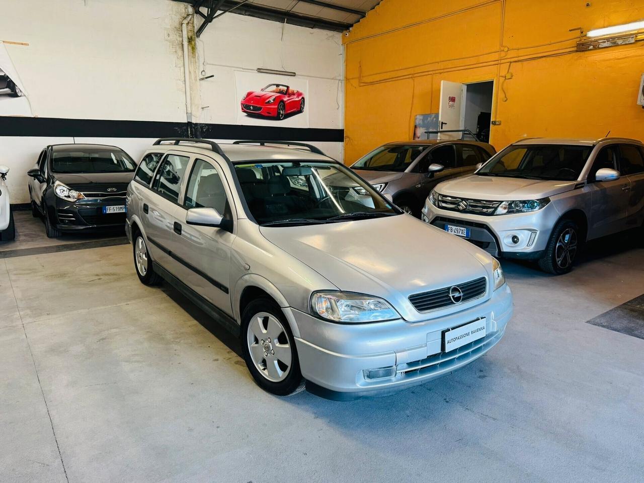 Opel Astra 1.6i 16V -- station wagon 90.000km