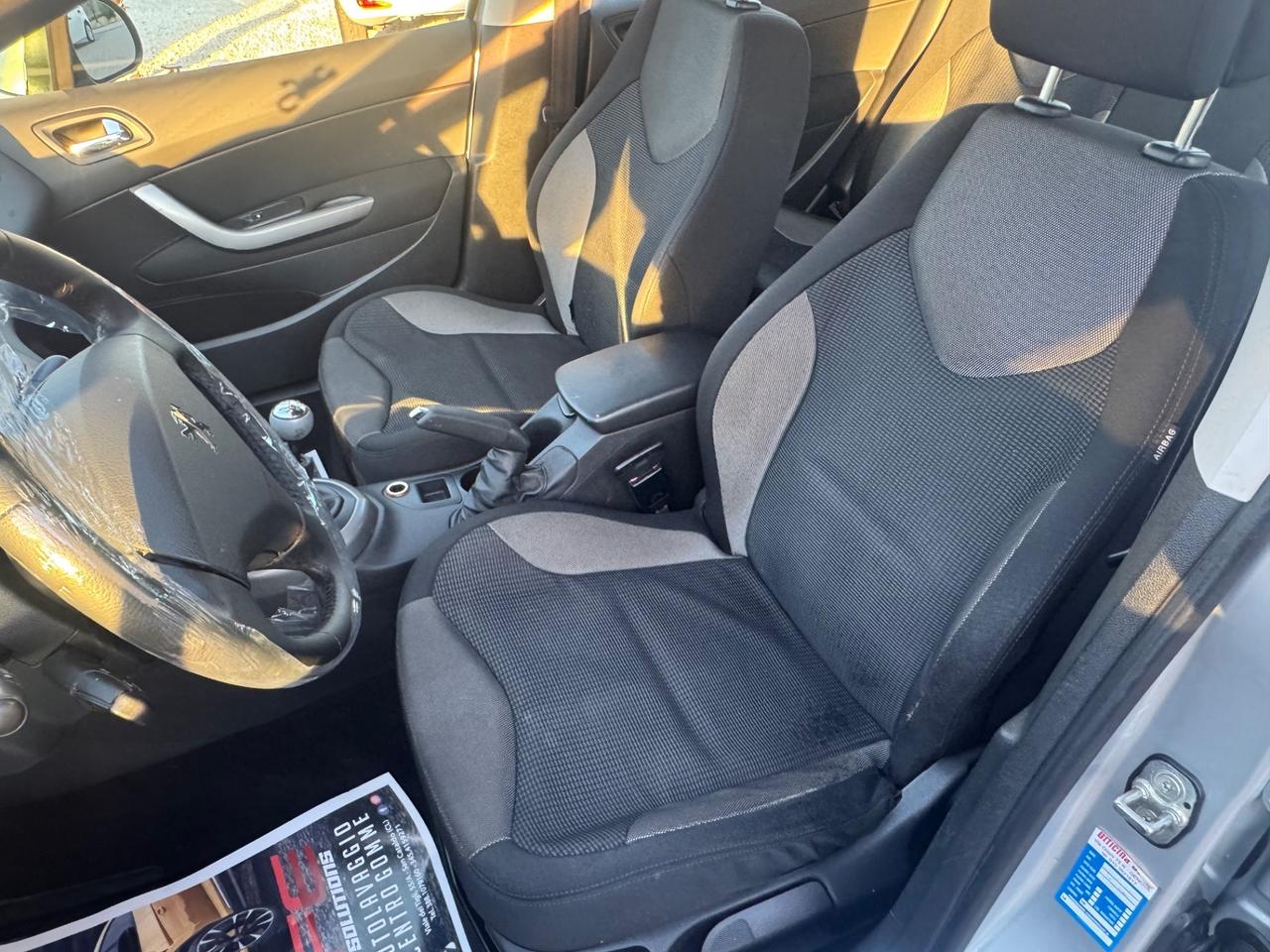 Peugeot 308 1.6 HDi 90CV 5p. Tecno