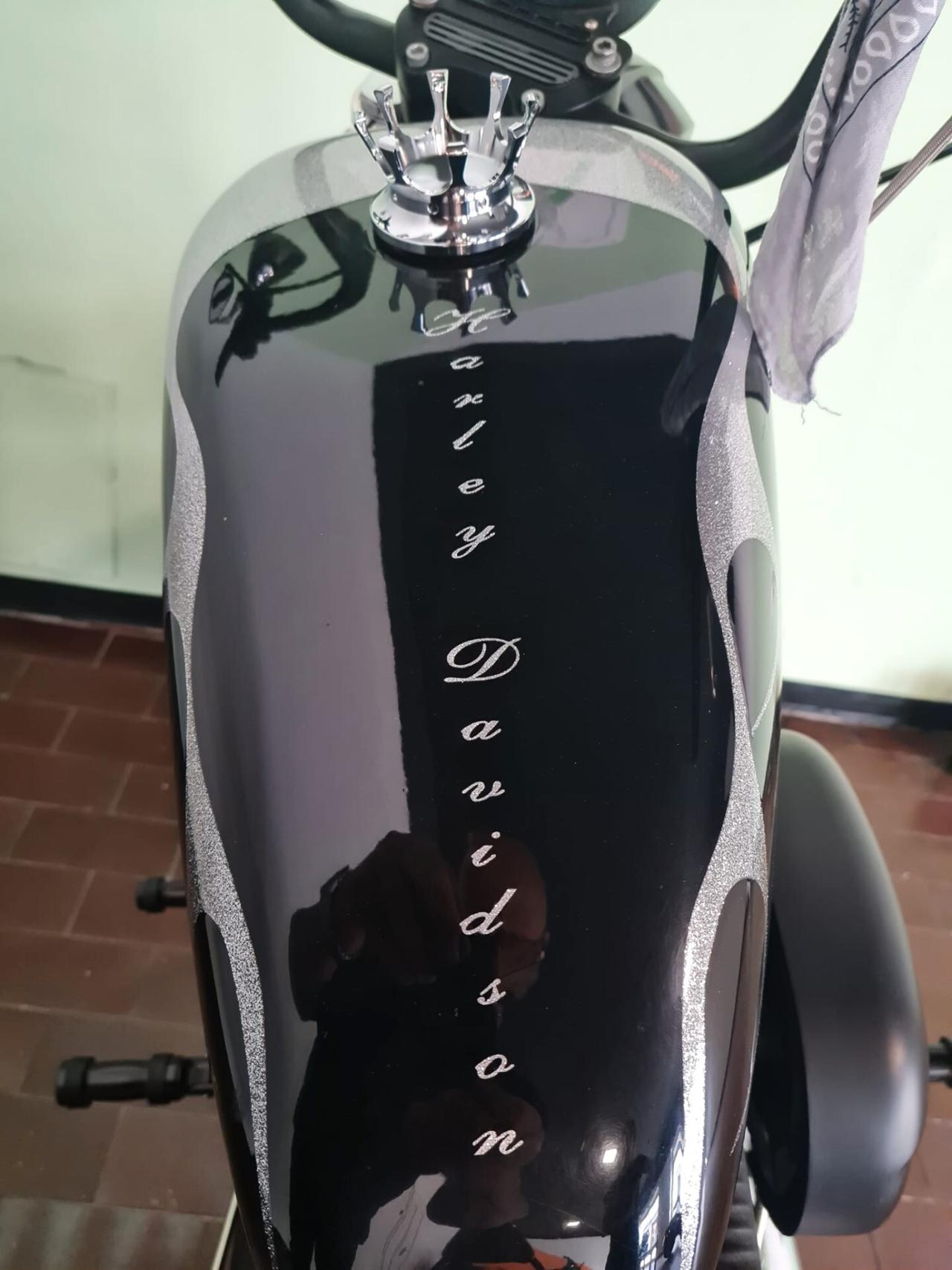 SPOSTER 883
