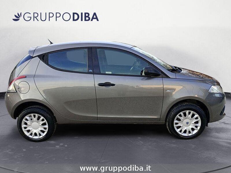 Lancia Ypsilon III 2015 Benzina 0.9 t.air Silver ecochic metano 80cv