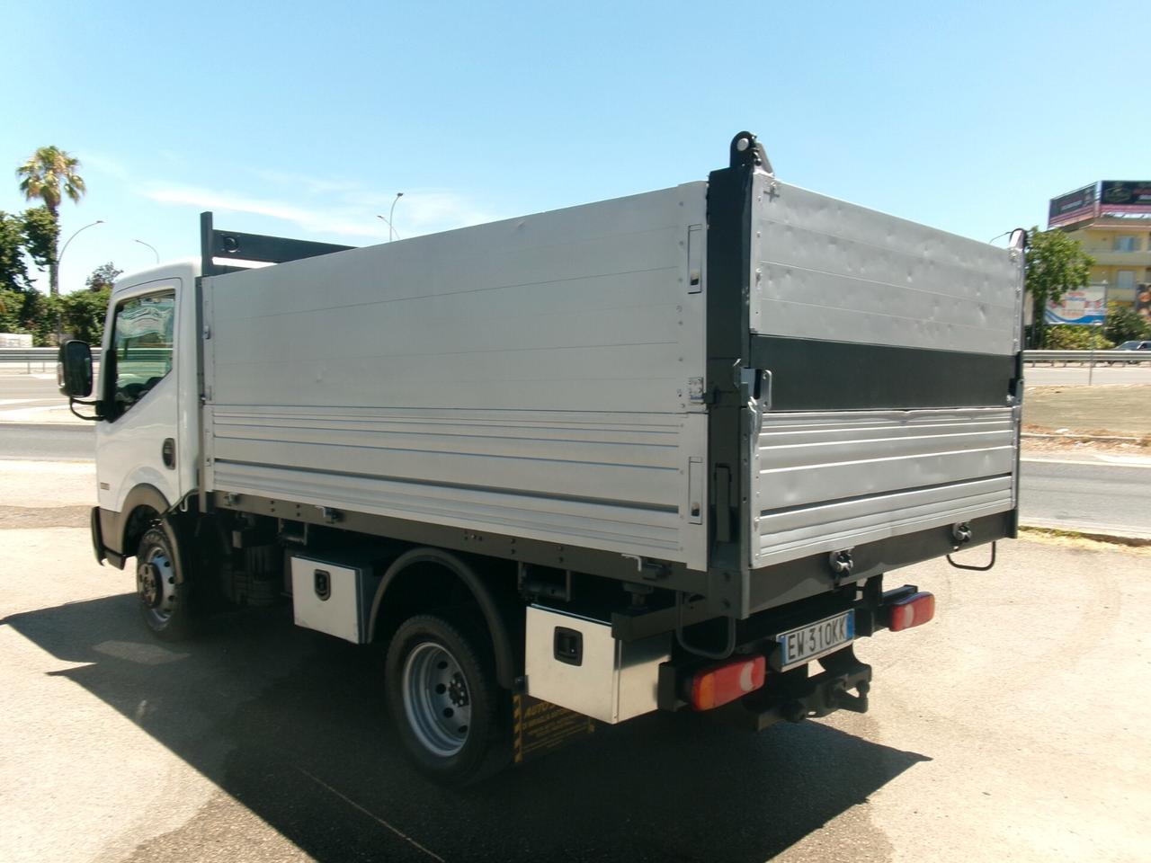 Nissan Cabstar NT 400 35-12 E5 RIBALTABILE TRILATERALE CON SOVRASPONDE GANCIO TRAINO