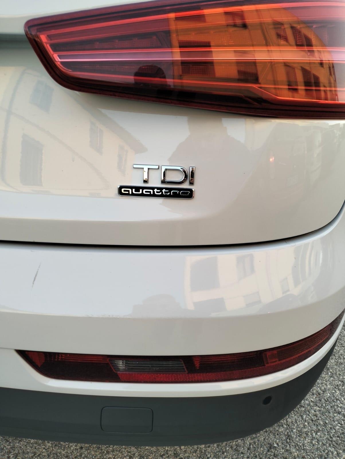 Audi Q3 S - LINE