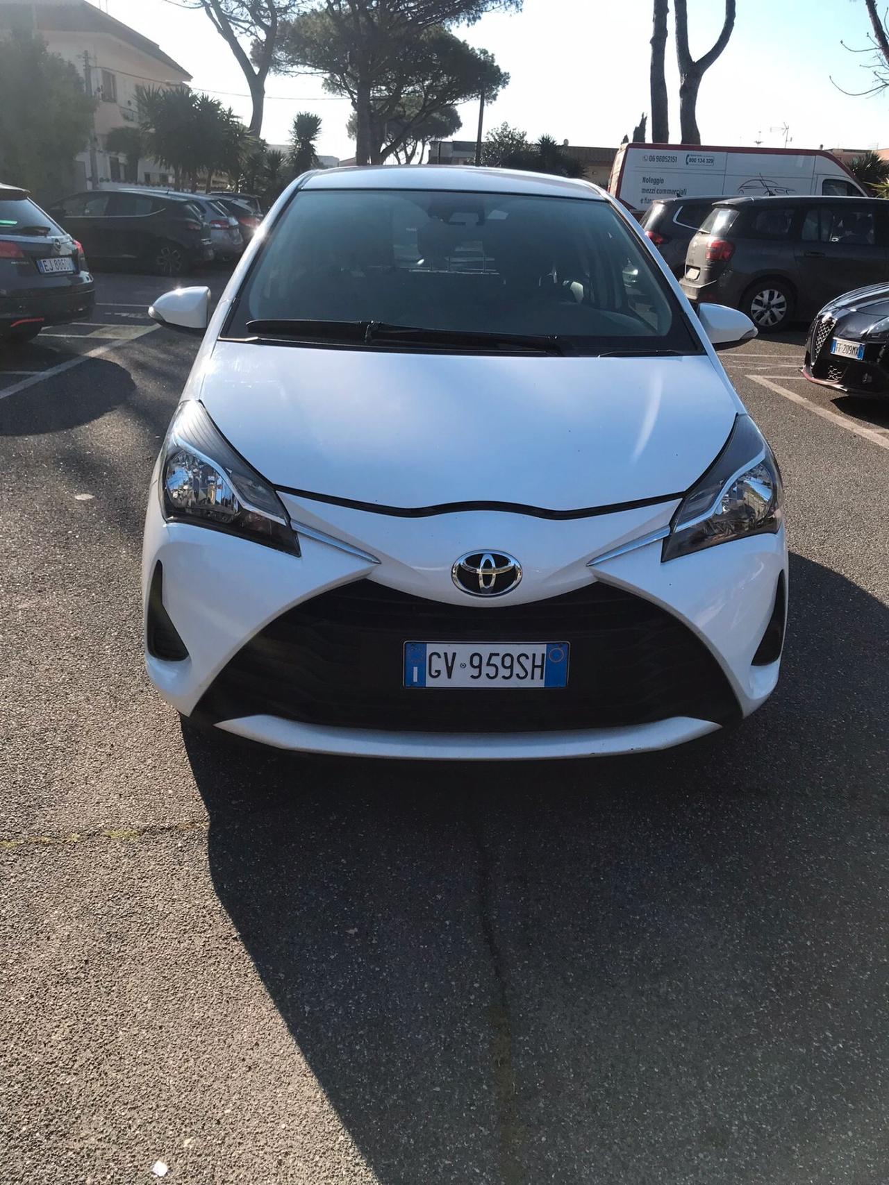 Toyota Yaris 1.0 5 porte Active