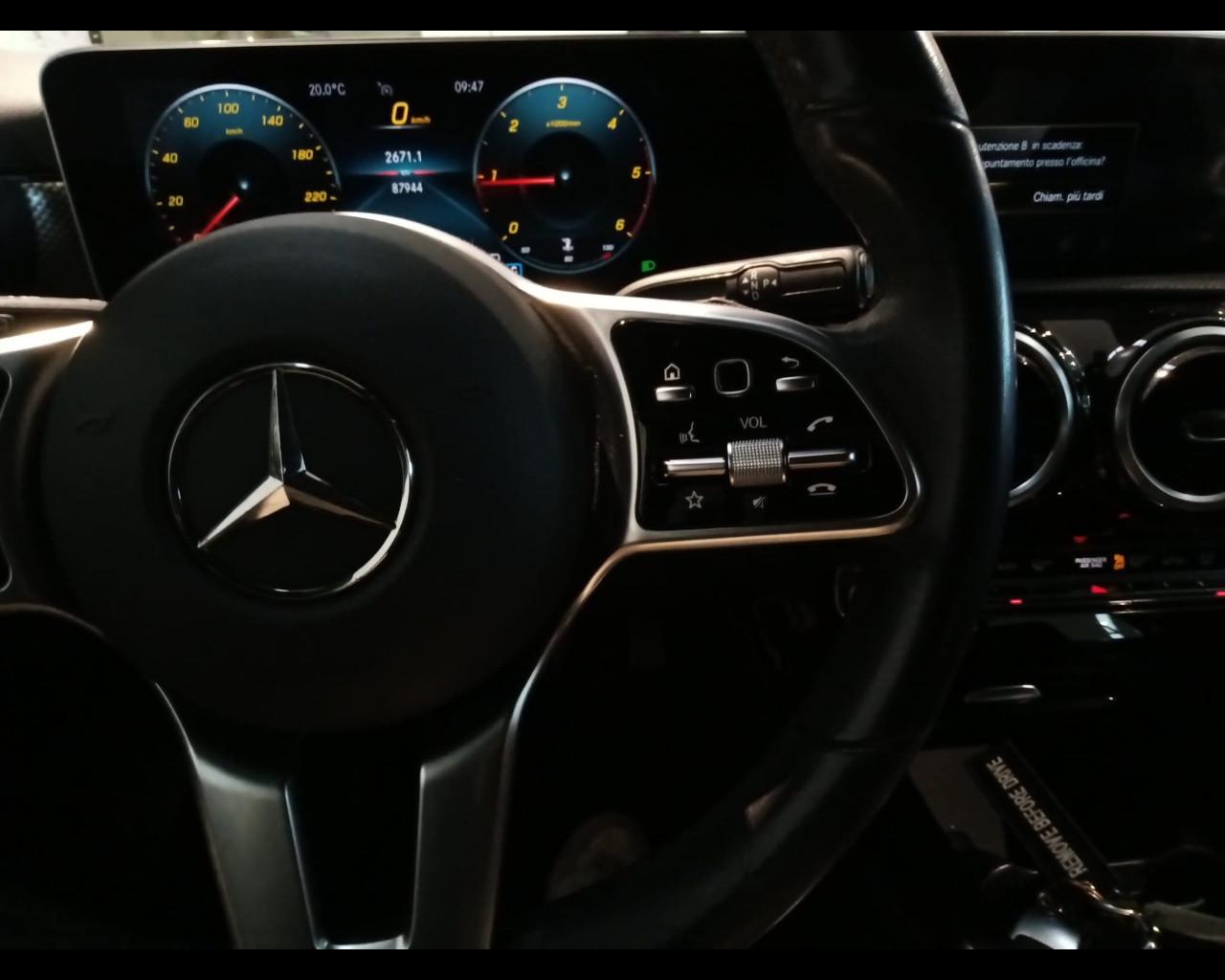 Mercedes-Benz Classe A - W177 2018 - A 180 d Sport auto