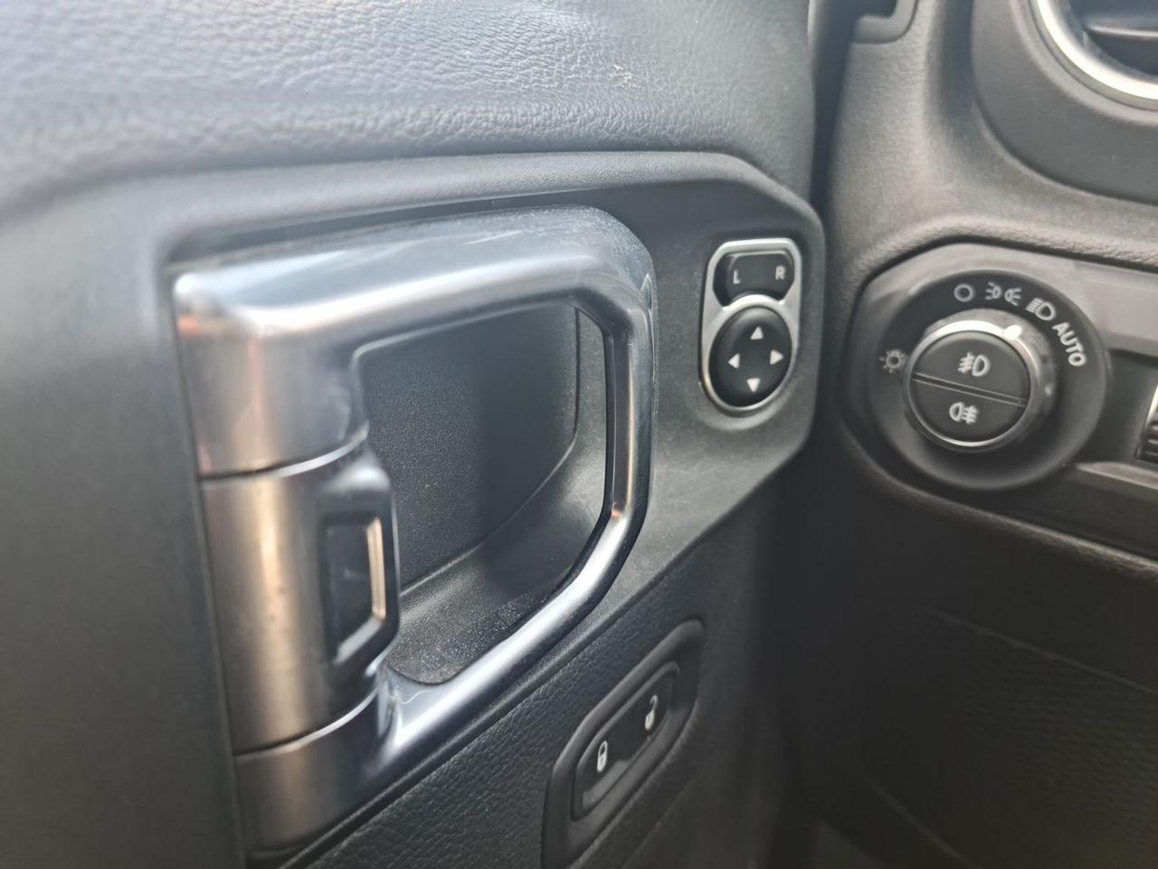 Jeep Wrangler 2.2 crdi sahara #6262