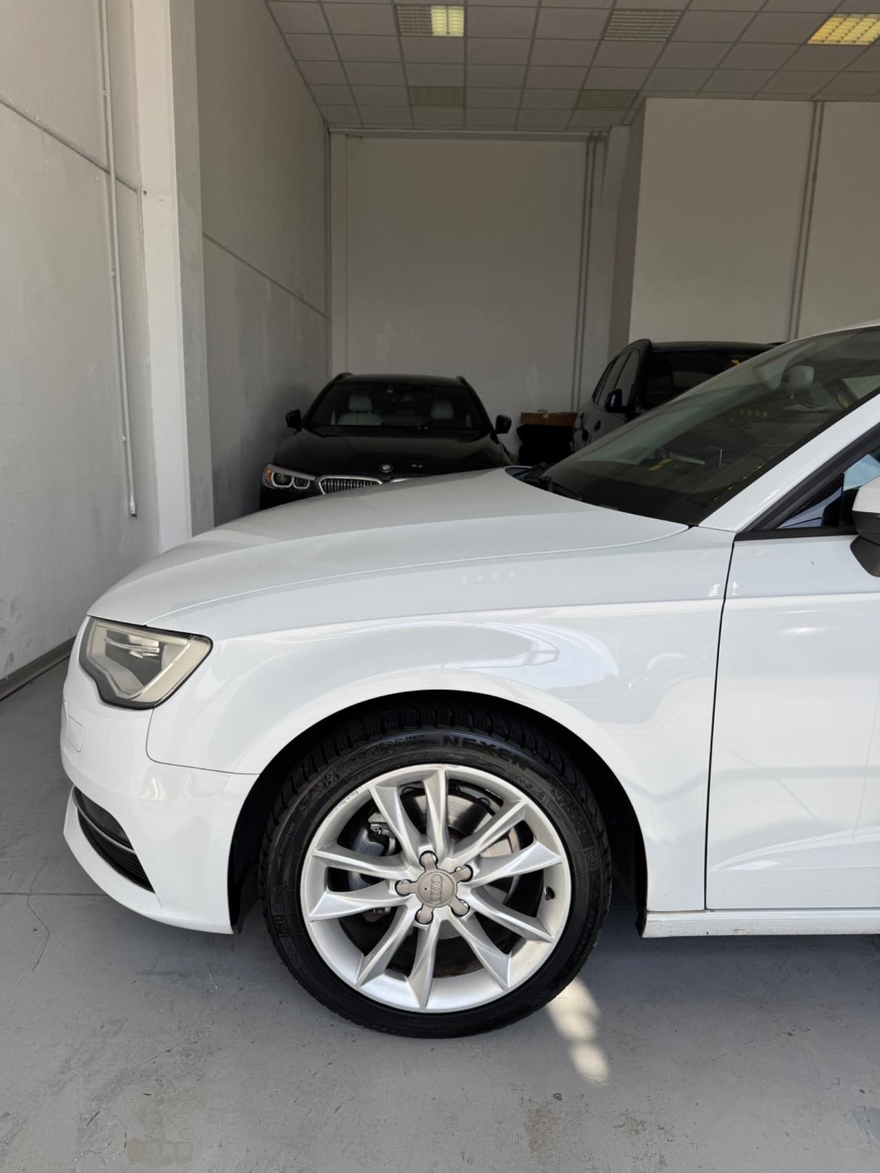 Audi A3 Sedan 1.6 TDI clean diesel Ambition