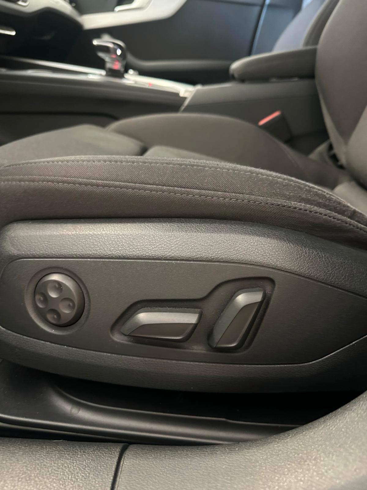 Audi A4 Avant 40 TDI quattro S tronic S line edition