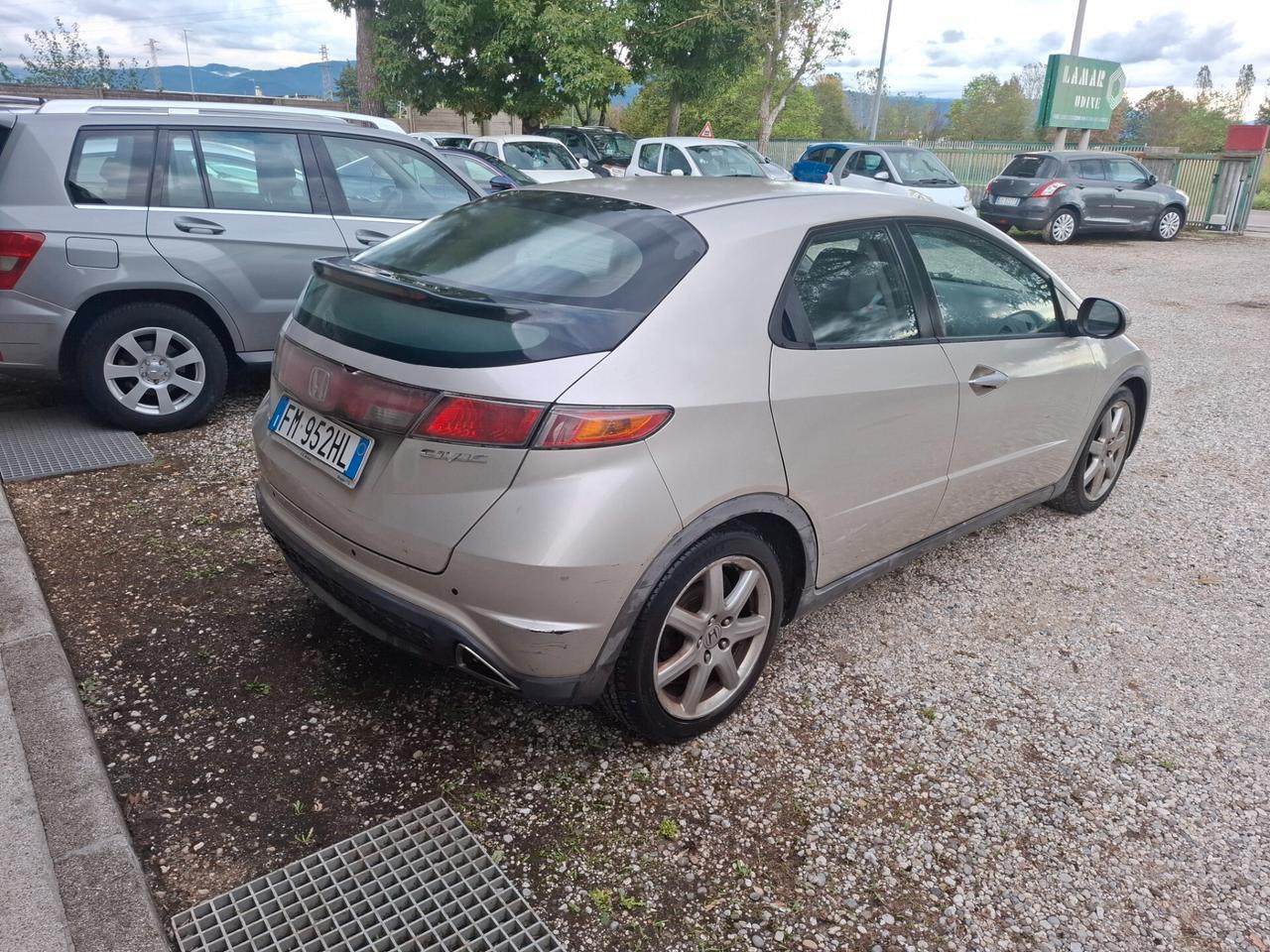 Honda Civic 1.8 i-VTEC 5p. Executive i-P