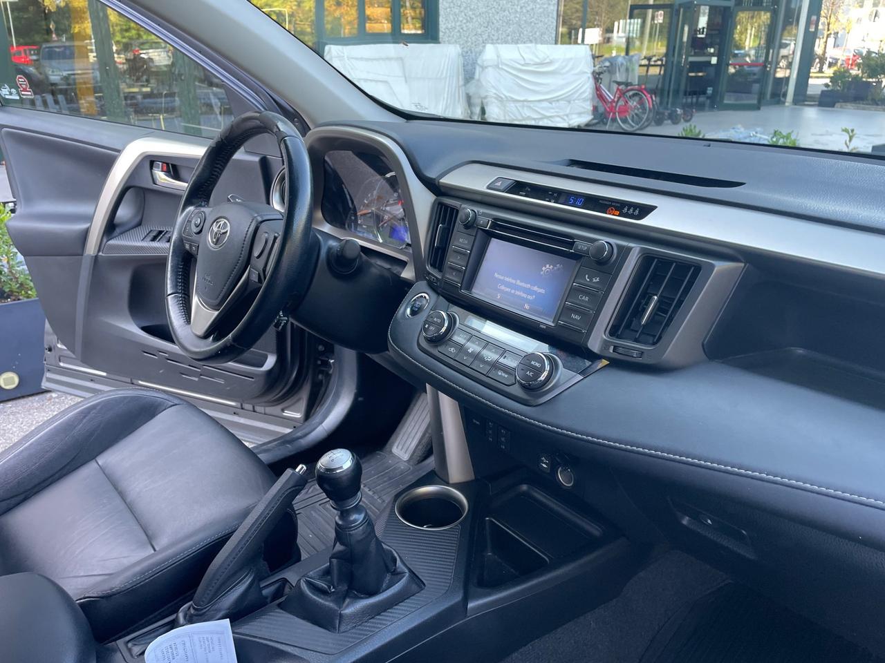Toyota RAV 4 RAV4 2.2 D-4D 4WD*Navi*Retrocamera*Libro service*