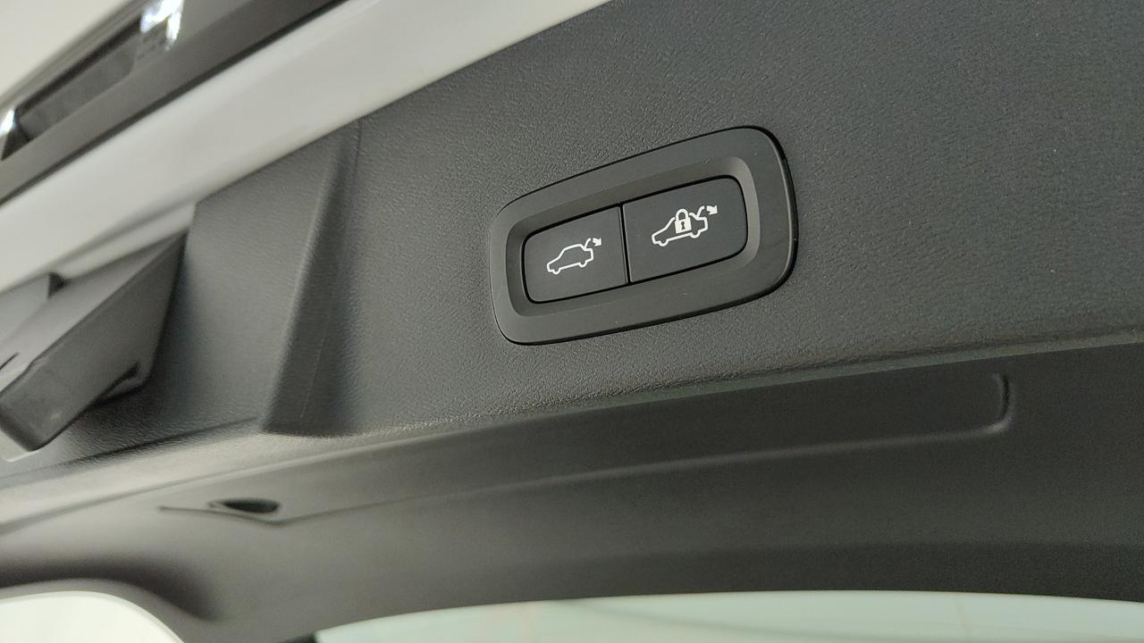 VOLVO XC40 2.0 b3 Core auto