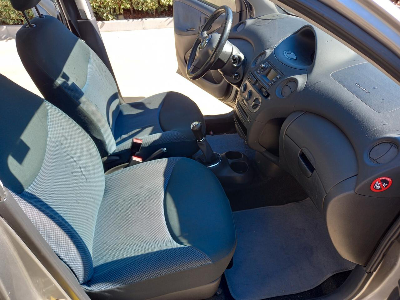 Toyota Yaris 1.0 5 porte Sol